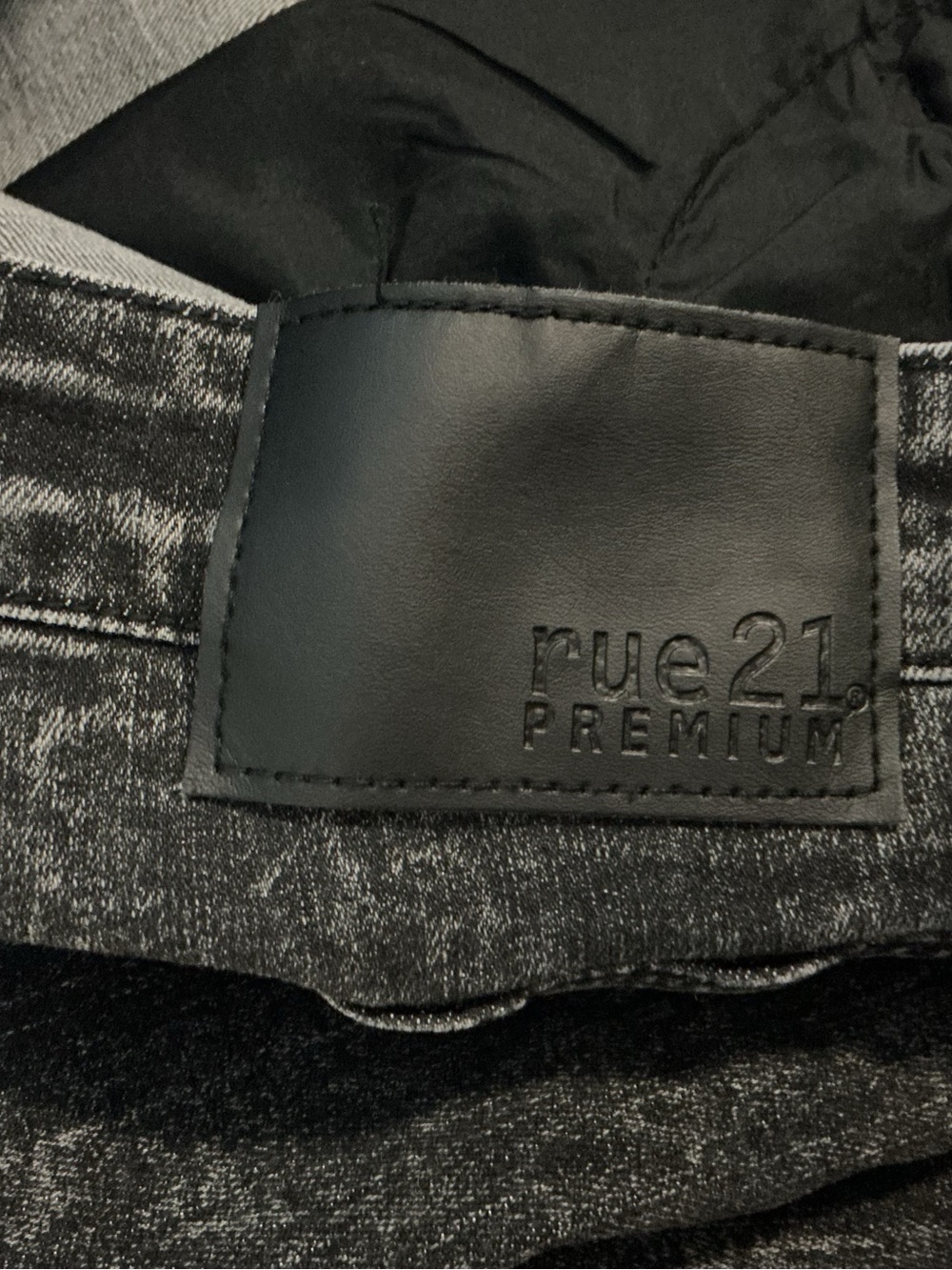 Rue21 Men’s Slim Black Washed Jeans